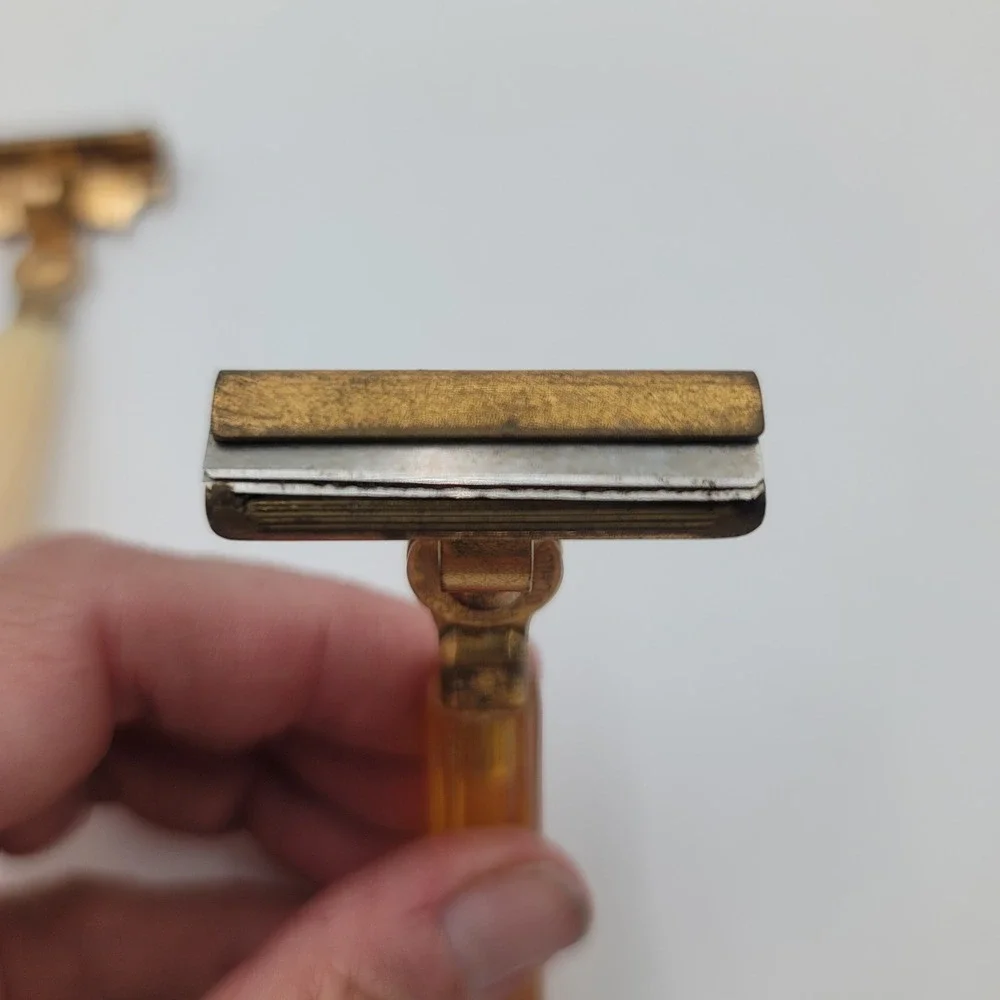 Vintage Schick Eversharp Injector Razors Set of 2 Amber Cream Bakelite Handles